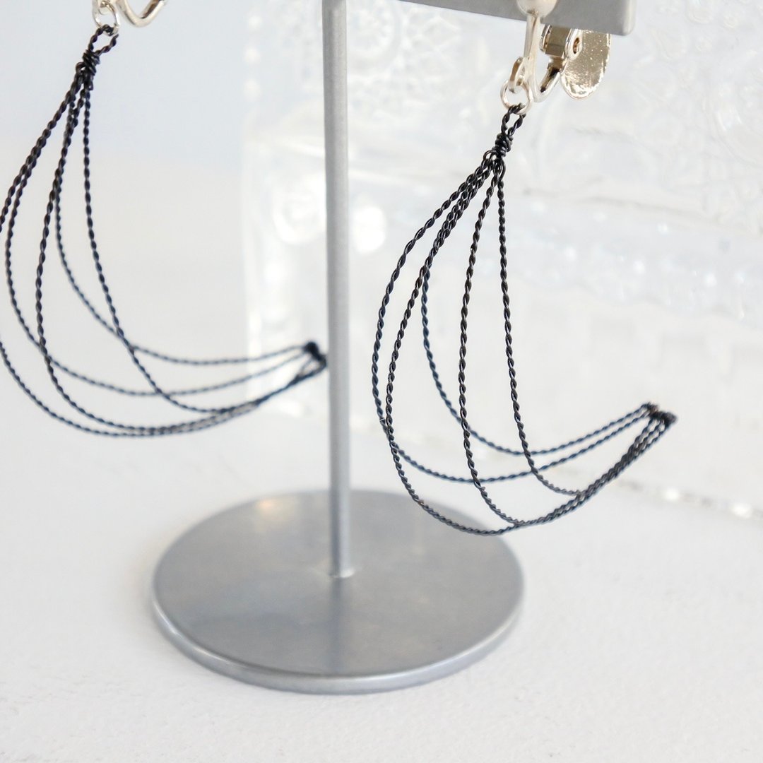 Asanagi - Black wire accessory - 耳环/耳夹 - 其他金属 黑色