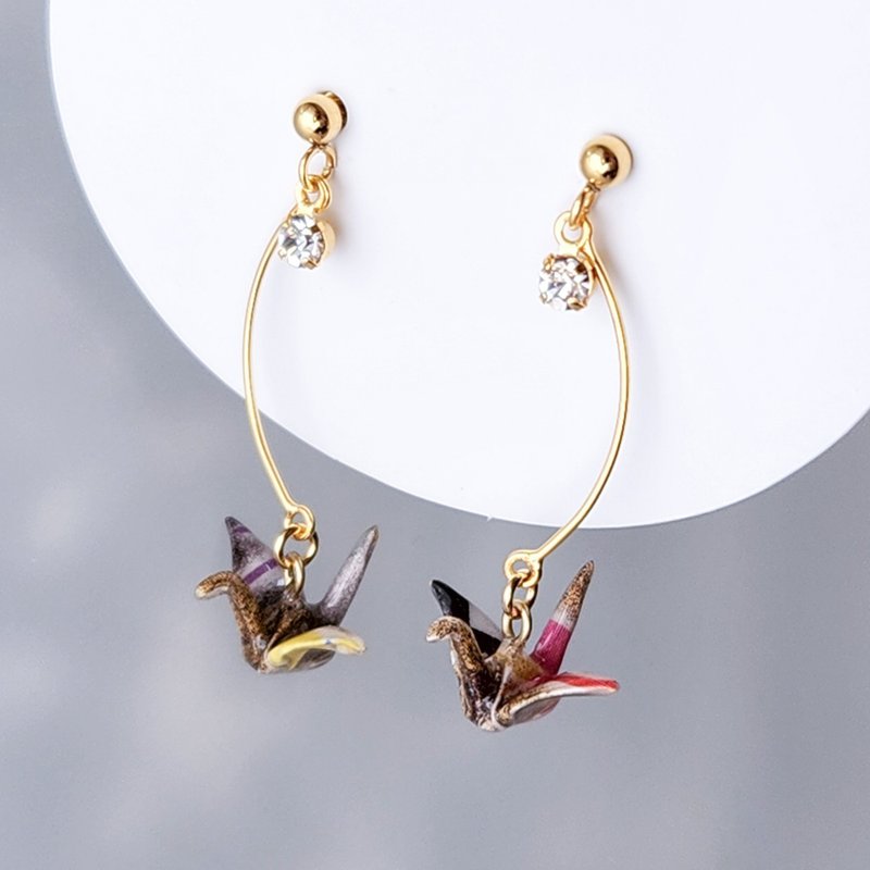 折鹤与小巧水晶石和风耳针/耳夹│黑色 - 耳环/耳夹 - 纸 黑色