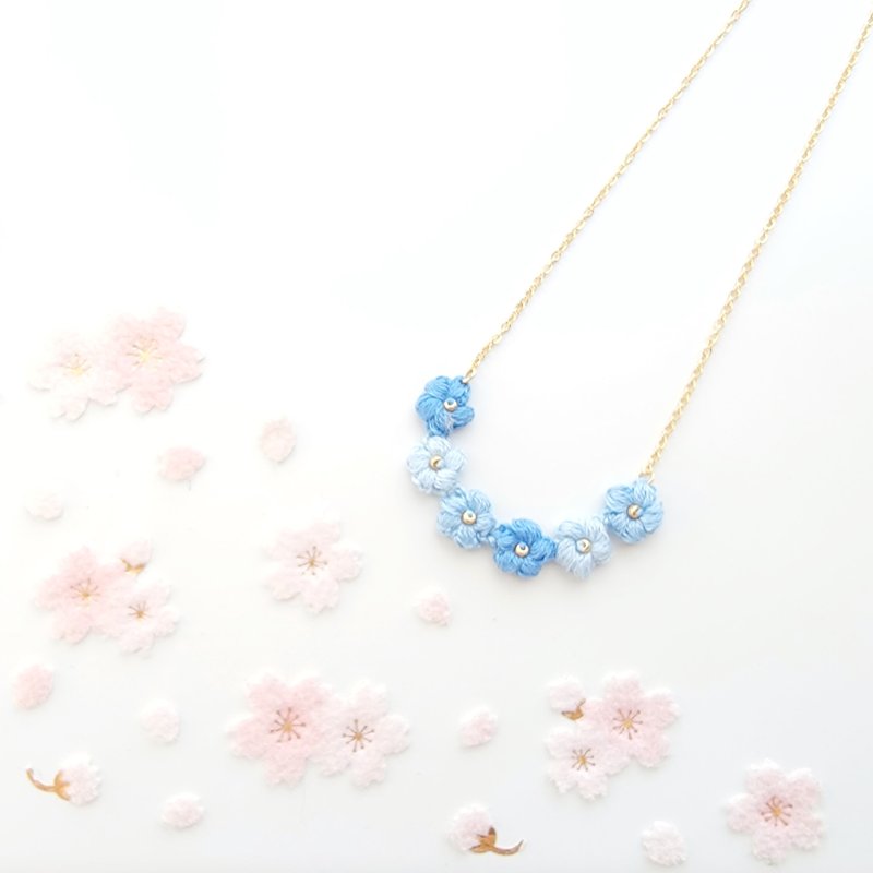 新品万岁! 微笑项链 蓝天 Crochet Flower Smile Pendant Necklac - 项链 - 绣线 蓝色
