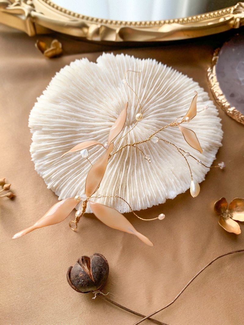 Tess - 手工染色水晶花发饰 - 发饰 - 树脂 金色