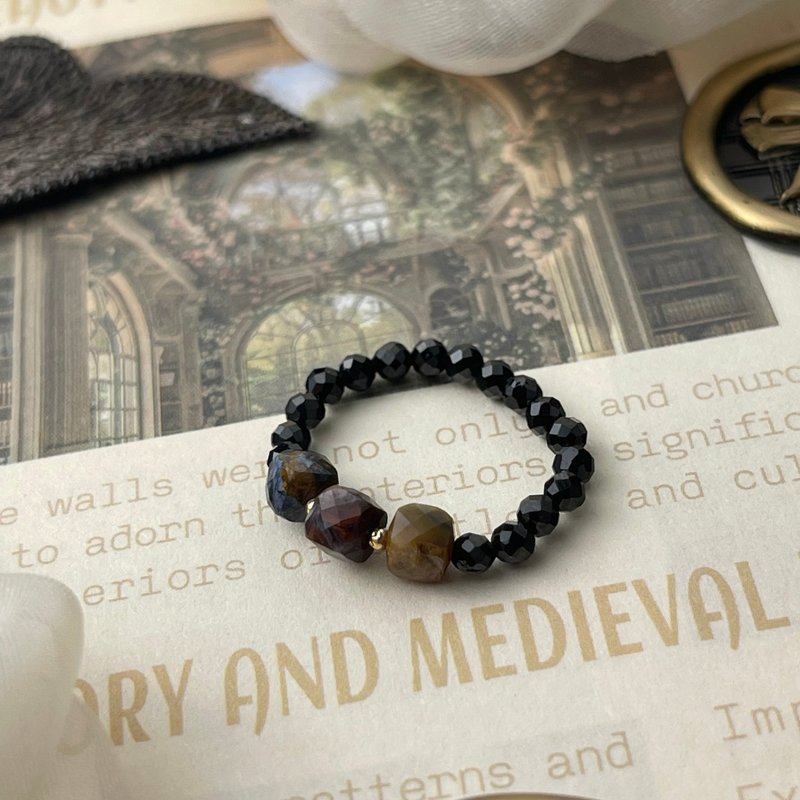 【静烬】渐变彼得石 切面黑尖晶 14KGF 弹力戒指 / 复古 轻珠宝 - 戒指 - 水晶 黑色