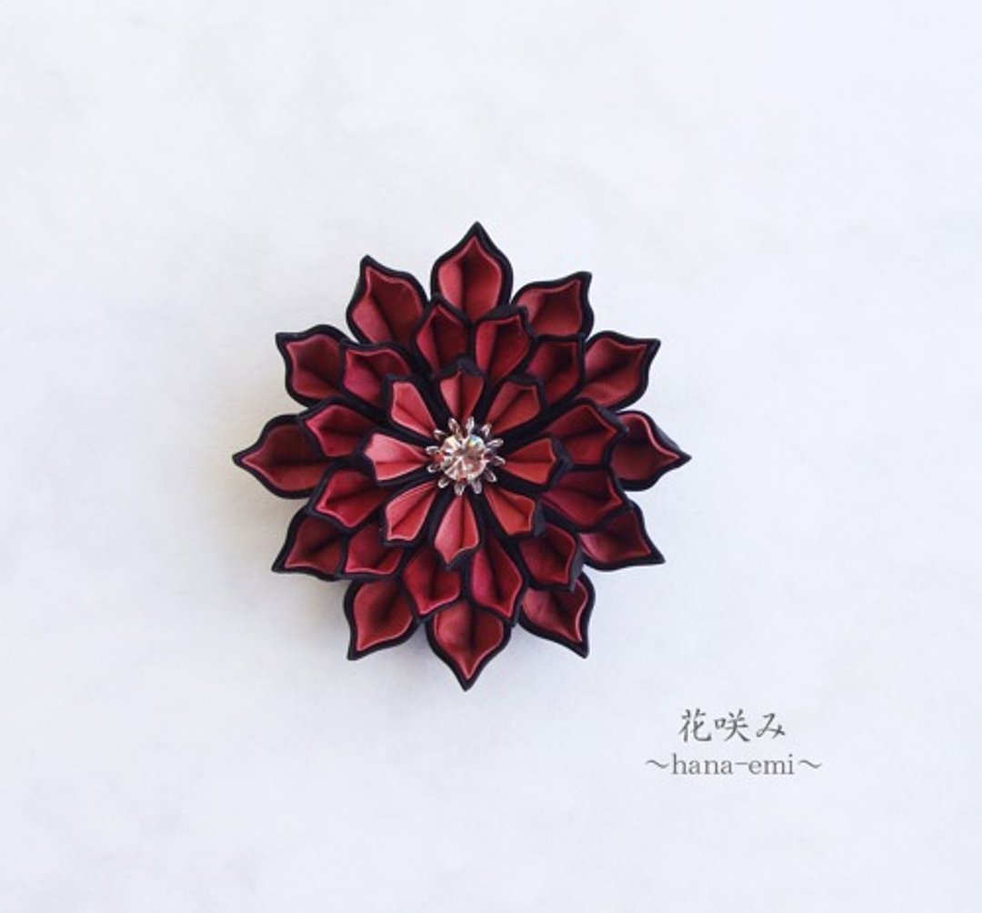 黑边粉红细工花手作胸针 日本传统工艺 - 胸针 - 棉 粉红色