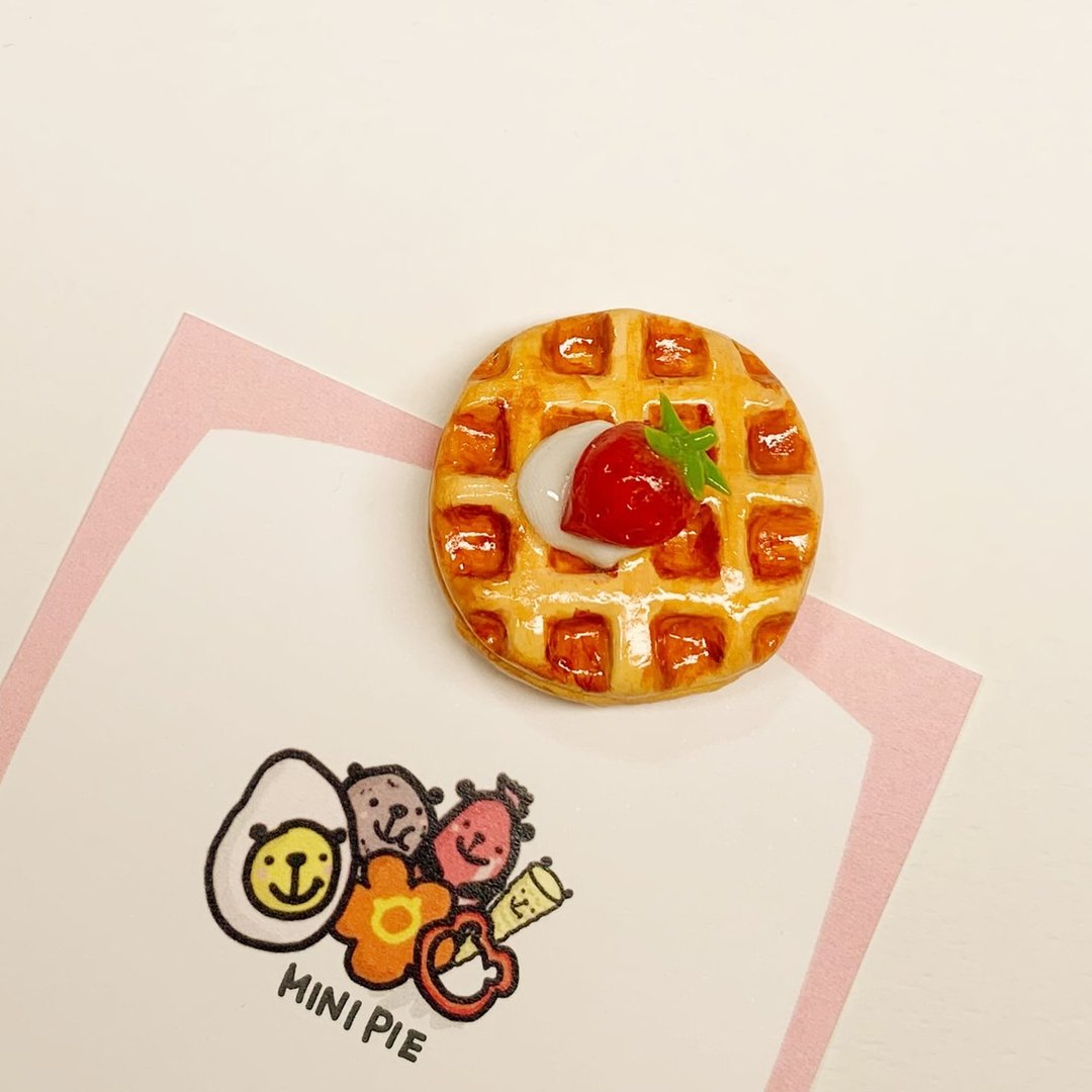 草莓奶油松饼磁铁 - 冰箱贴/磁贴 - 粘土 多色