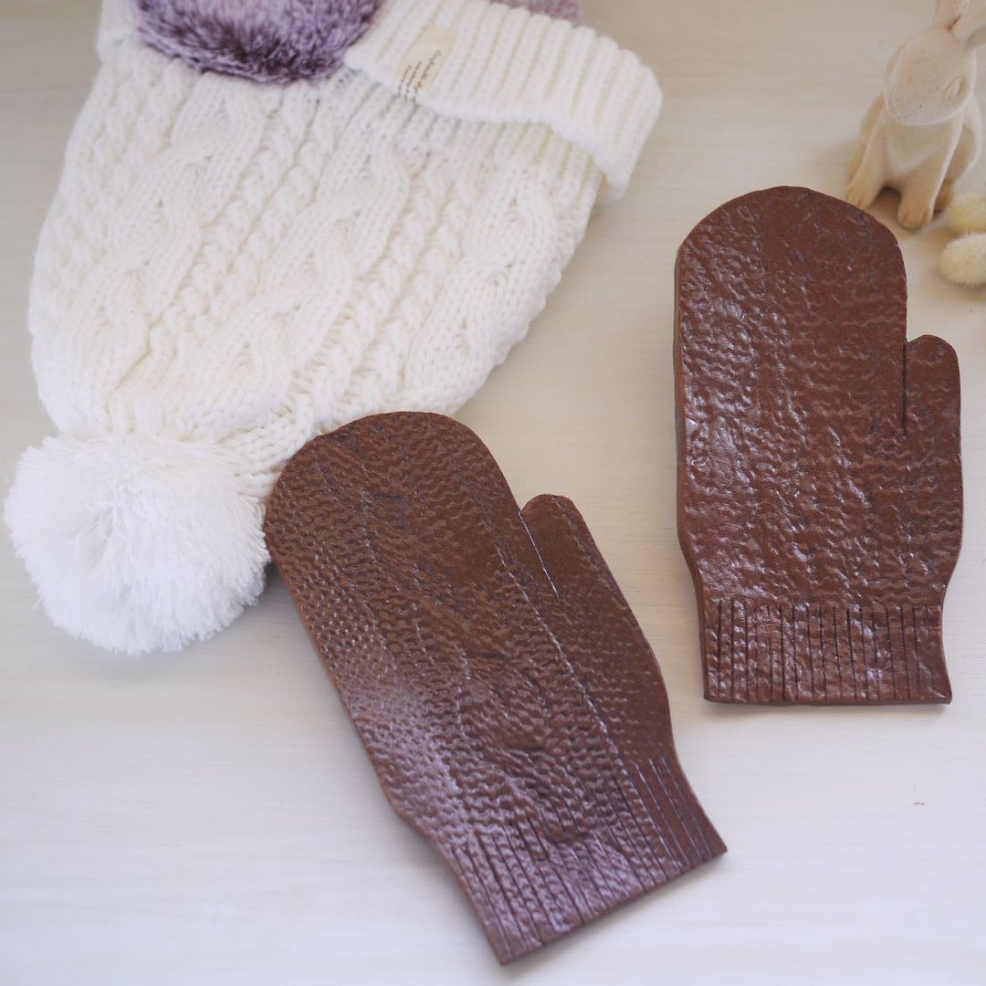Small plate of gloves [brown] - 盘子/餐盘/盘架 - 陶 咖啡色