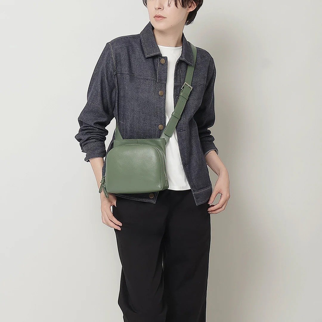 Sora 两用斜背包 M-卡其绿 - 侧背包/斜挎包 - 真皮 绿色
