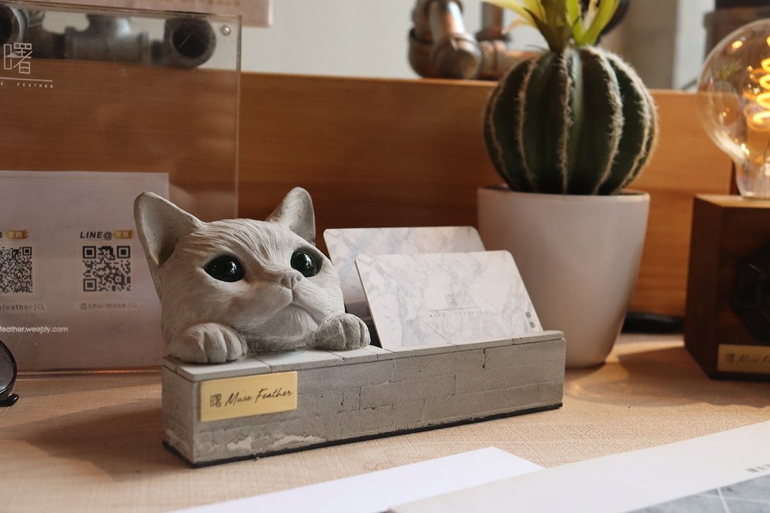曙MUSE 猫咪双层水泥名片架 手机架 办公室 扩香石 手作 摆饰 - 名片架/名片座 - 水泥 灰色