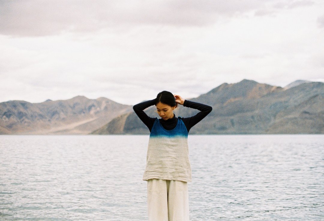 Indigo dyed | Horizon | Rabbit Tops - 女装上衣 - 棉．麻 蓝色