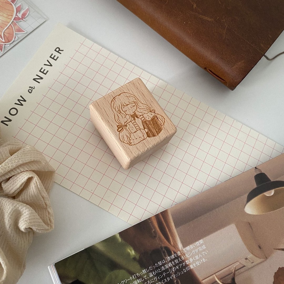 Reading Girl Rubber Stamp - 印章/印台 - 橡胶 