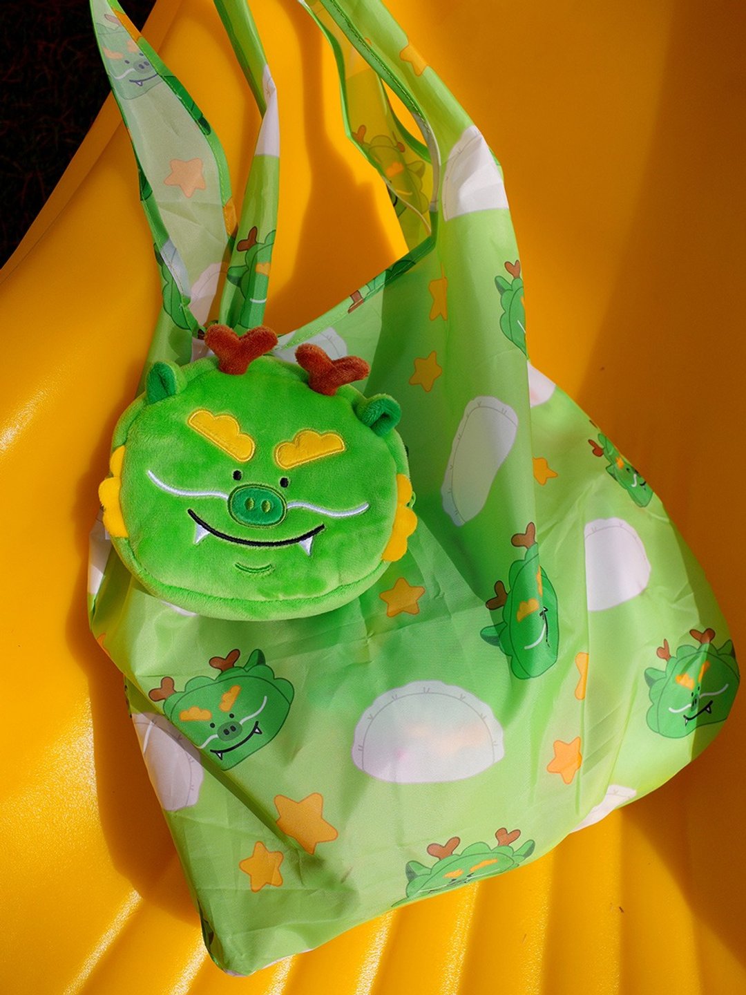 雨过山 小龙猪 毛绒零钱包大容量购物袋可爱龙年便携收纳买菜包 - 侧背包/斜挎包 - 其他材质 