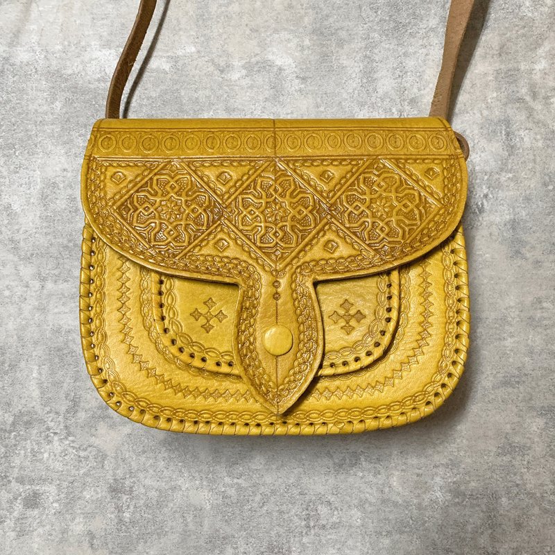 黄骆驼包 守候的绿洲窗花 - 侧背包/斜挎包 - 真皮 黄色