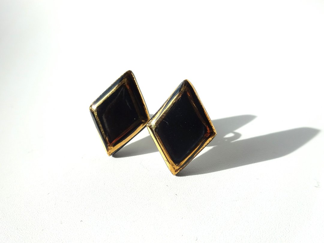 jewel cut pierce・earring   hishigata  黑 - 耳环/耳夹 - 陶 黑色