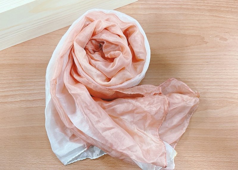 植物染丝巾 - 丝巾 - 丝．绢 粉红色