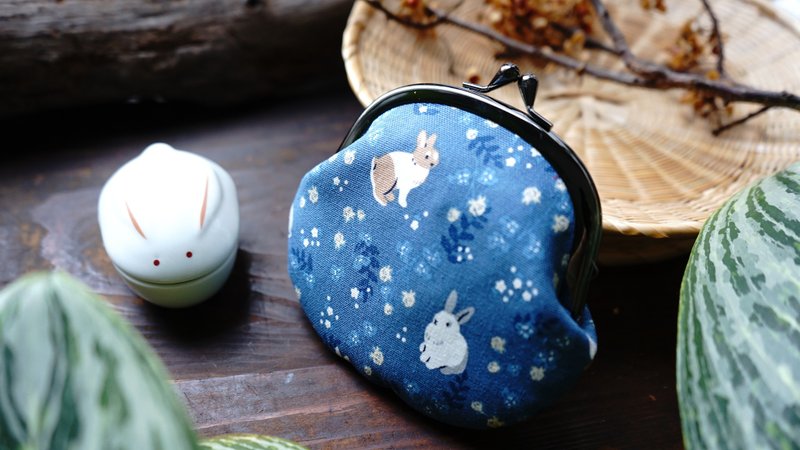 零钱包|优雅国度的童话兔椿包|口金包 - 皮夹/钱包 - 棉．麻 多色