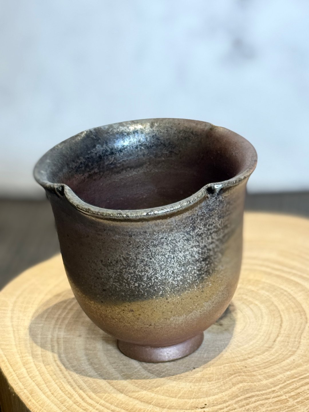 礼品/柴烧花瓣杯/无上釉/独一无二/手作/主人杯/醒酒神器 - 茶具/茶杯 - 陶 