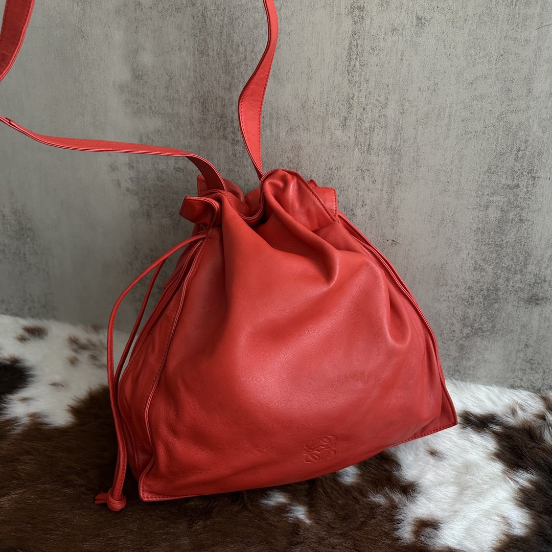 LOEWE 罗意威 Anagram 抽绳 肩背包 - 侧背包/斜挎包 - 真皮 红色