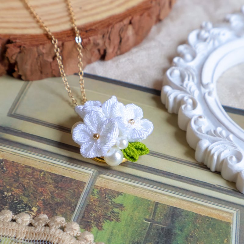 细工布花项链 — 点缀 - 项链 - 其他人造纤维 白色