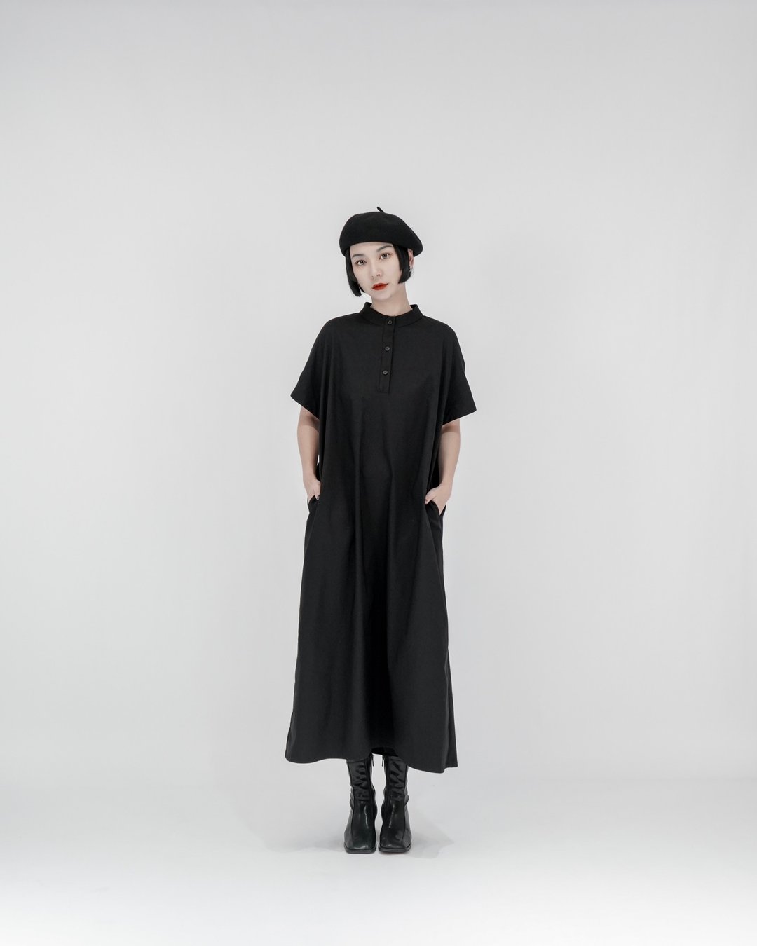 MUKK DESIGN 开扣半袖洋装 - 洋装/连衣裙 - 聚酯纤维 黑色