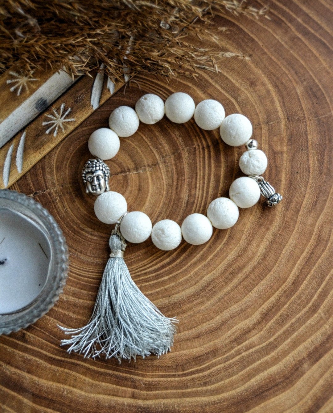 Unique Mala beads White Coral Bracelet with silver Buddha's Head and Namaste - 手链/手环 - 银 白色