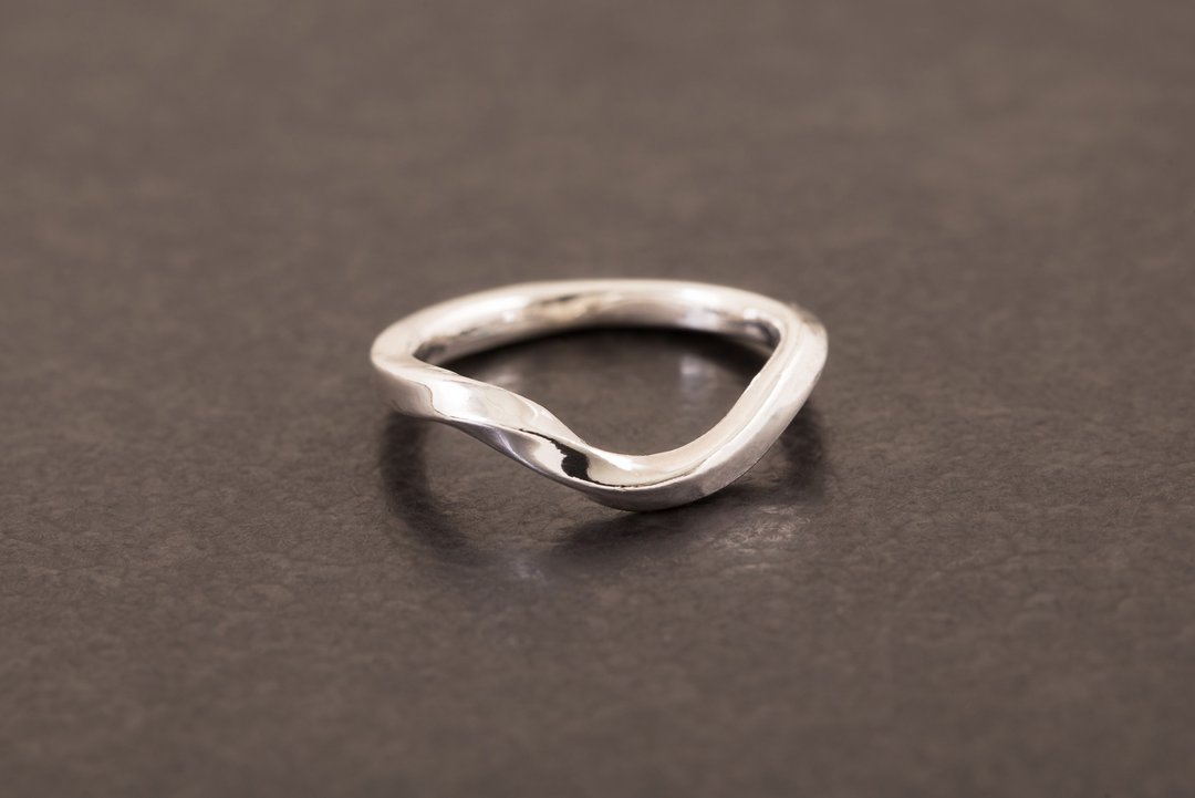 微风流水 纯银戒指 Breeze Twisting Ring - 戒指 - 纯银 银色
