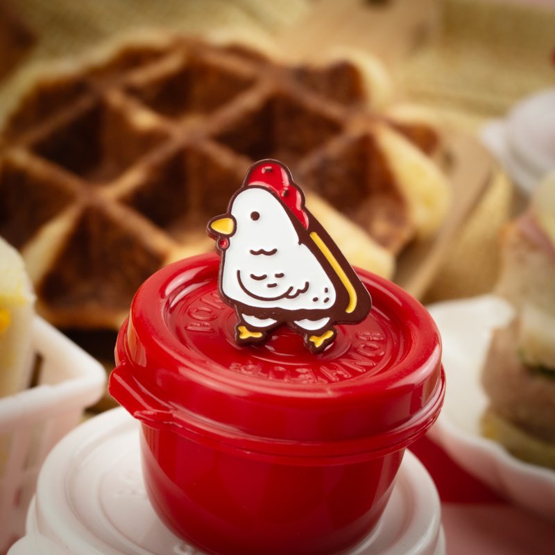 日式炸鸡三明治别针 — 可爱食物插画 | 鸡肉三明治 - 徽章/别针 - 其他金属 咖啡色