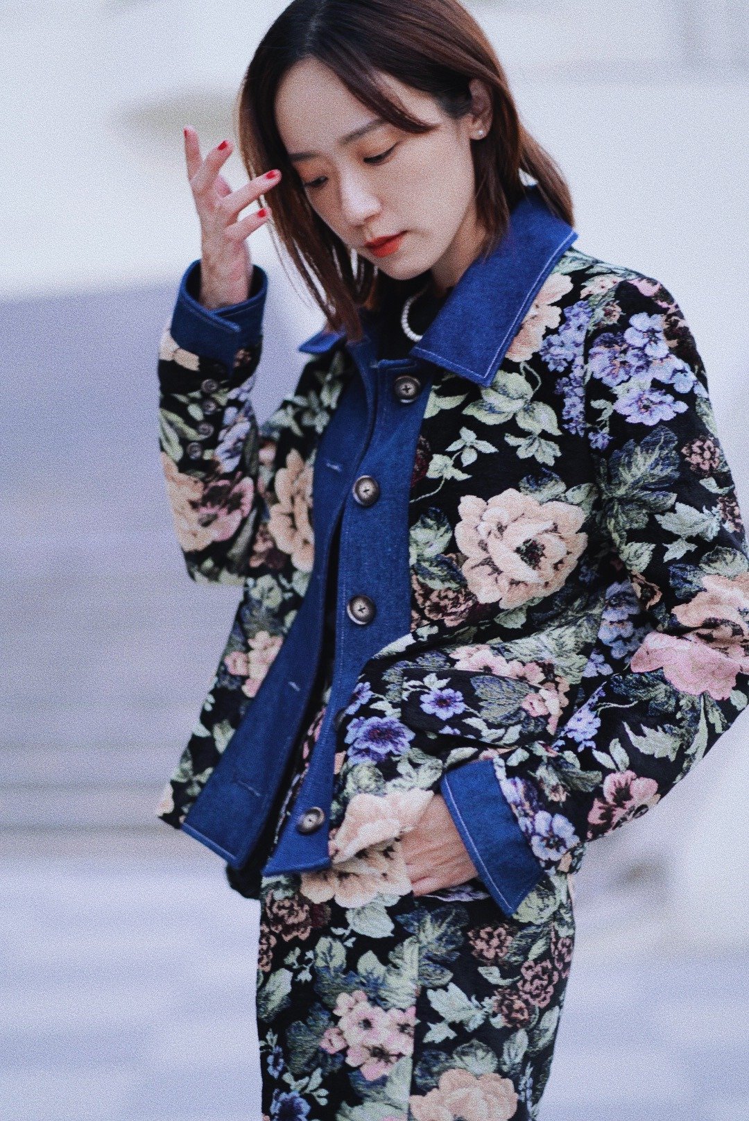 缇花拼接牛仔外套 - 女装休闲/机能外套 - 其他材质 多色
