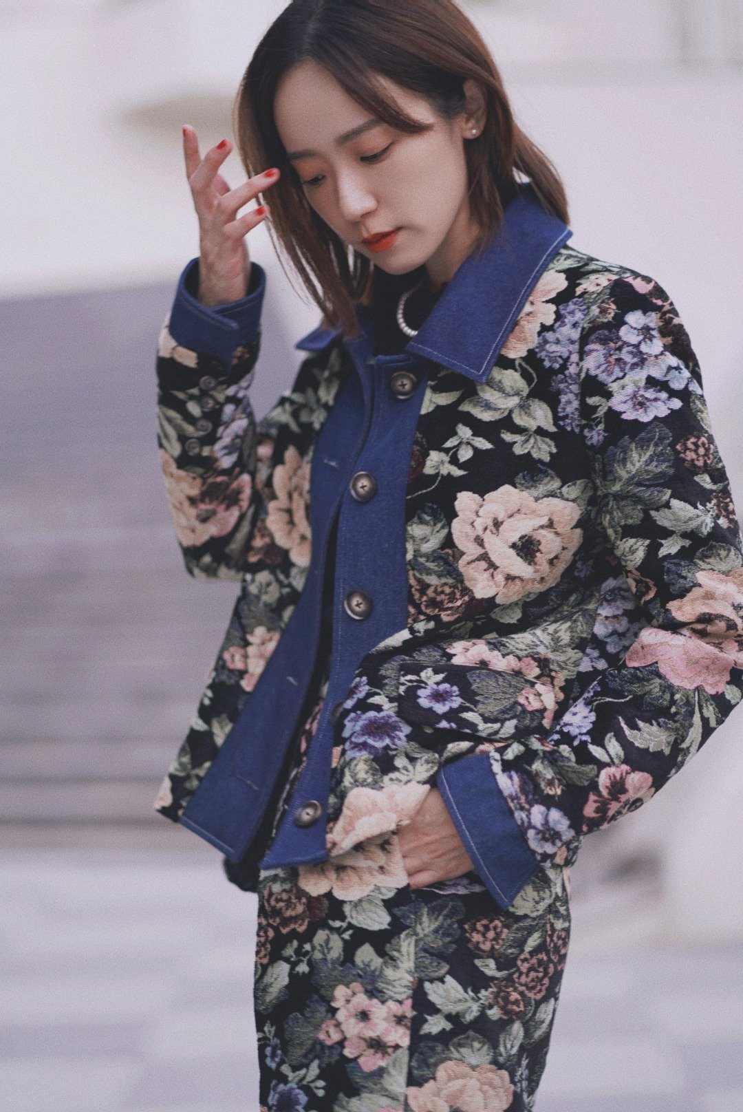 缇花拼接牛仔外套 - 女装休闲/机能外套 - 其他材质 多色