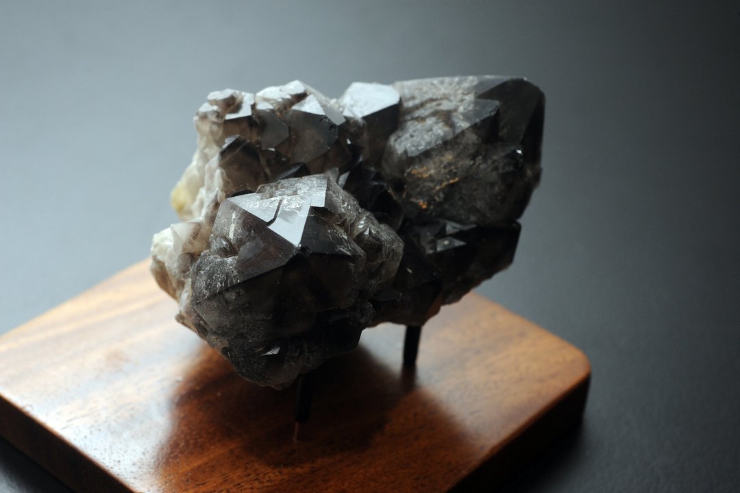 金字塔黑水晶 矿石/水晶/灵修/开运/招财/破煞/防小人 - 摆饰 - 水晶 
