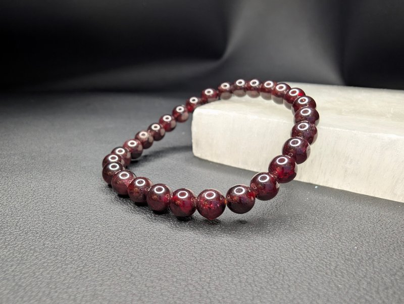 石榴石 Garnet 6.5mm 手串 天然水晶 - 手链/手环 - 水晶 
