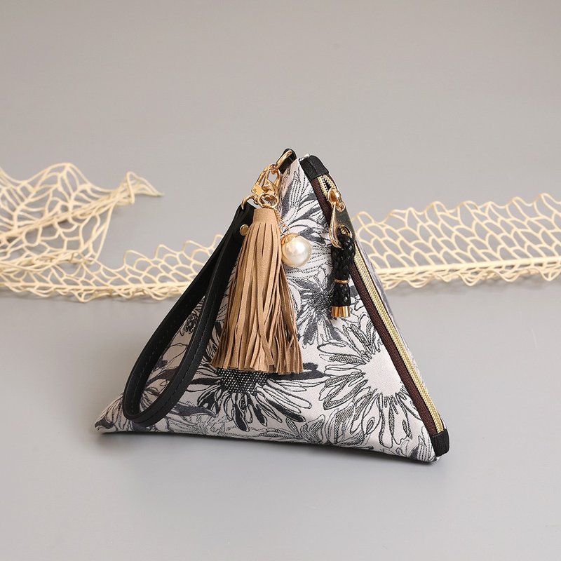 Waltz of the Flowers - Silver - triangular clutch pouch bag - 化妆包/杂物包 - 其他材质 银色