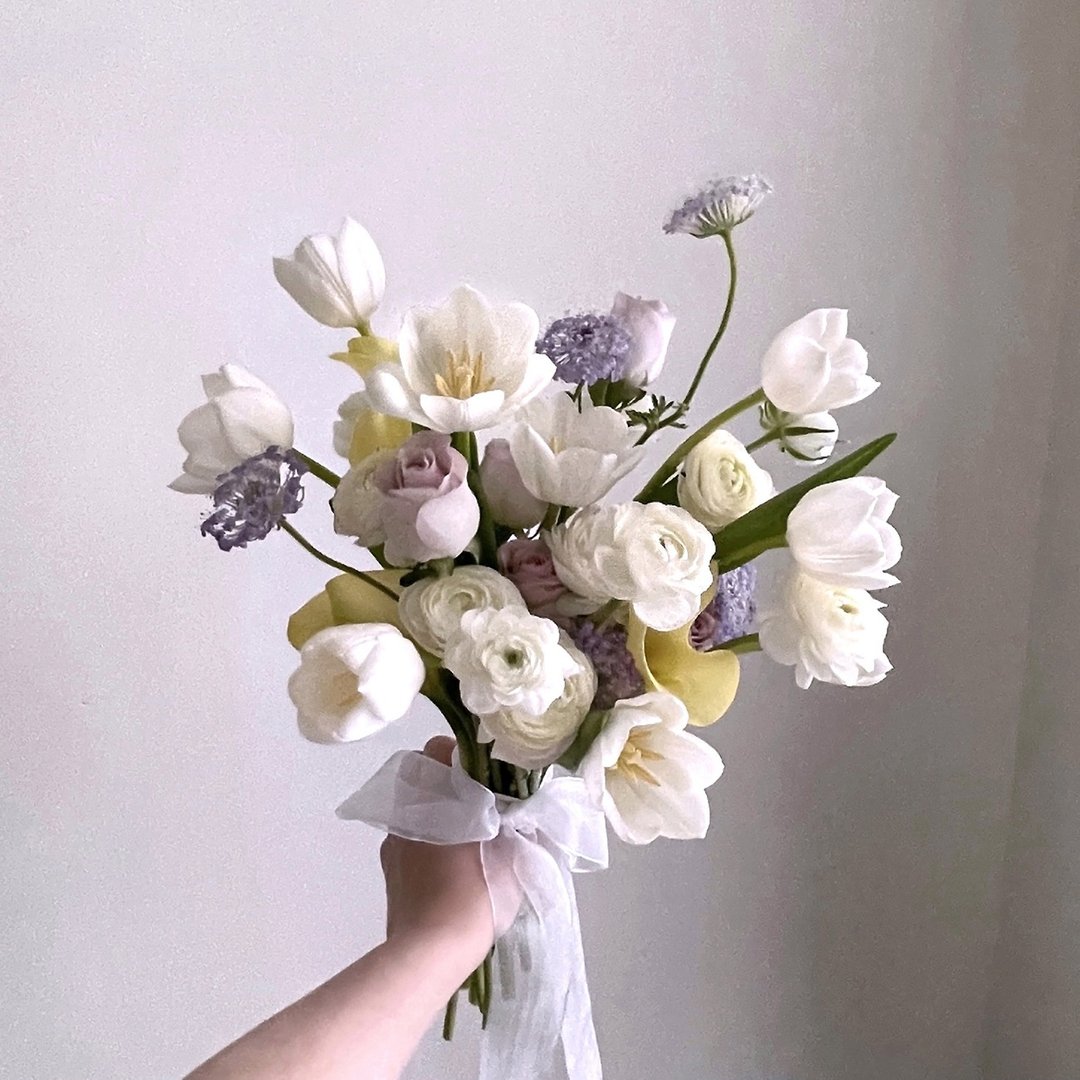 【鲜花】浅紫白微黄色郁金香陆莲韩式鲜花捧花 - 其他 - 植物．花 紫色