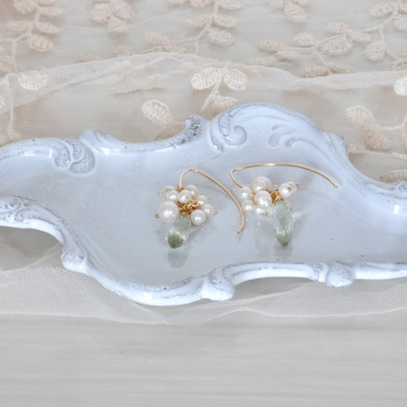 プラジオライトxパールピアス(チャーム付き - 耳环/耳夹 - 宝石 