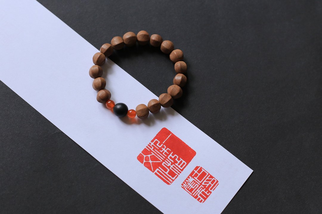 壹染指香品 | 老黑檀+转运香珠 | 天然合香手串 | 香身养生 - 手链/手环 - 植物．花 咖啡色