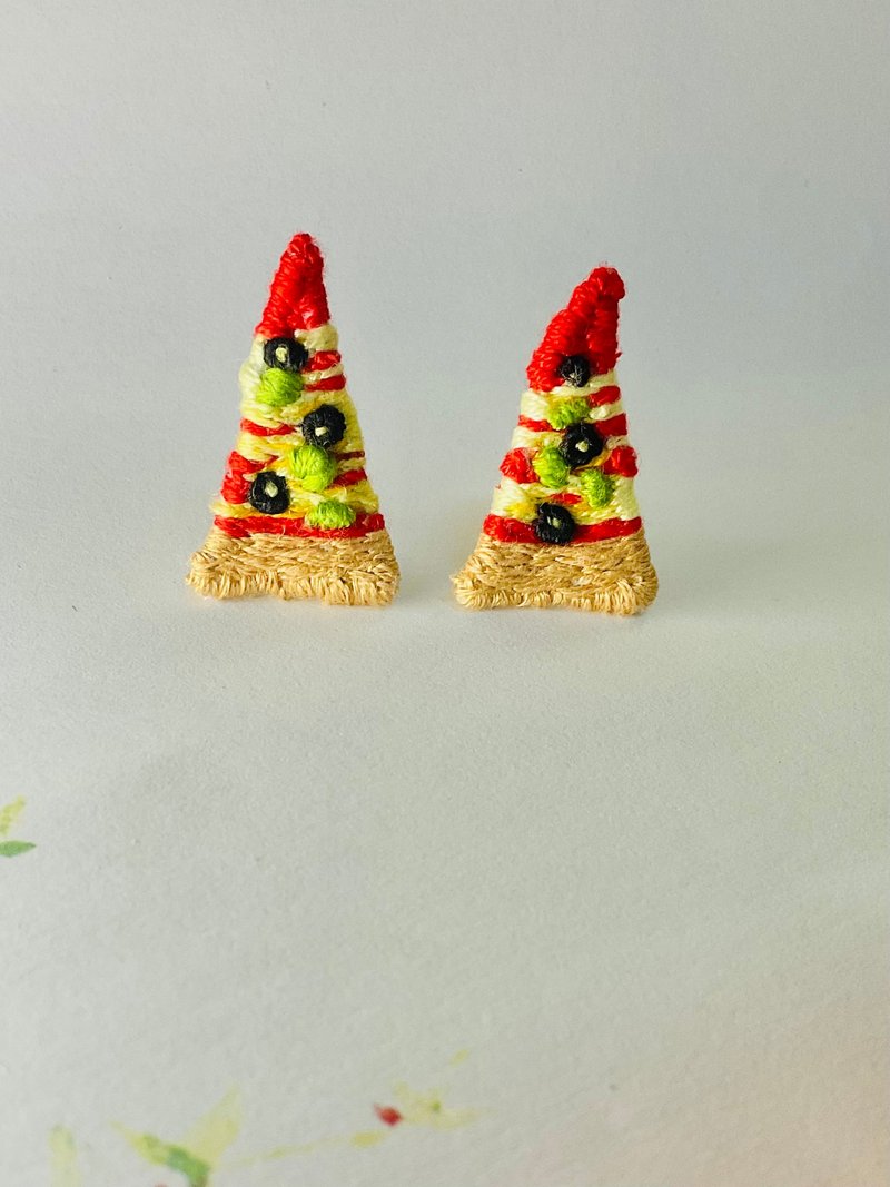 【微瑕】手工刺绣/橄榄披萨/耳环美食手作食物饰送礼 - 耳环/耳夹 - 绣线 黄色