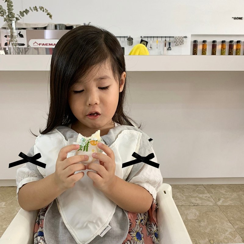 CLARECHEN_爱心方巾_黑白色蝴蝶结款 - 童装上衣 - 防水材质 白色