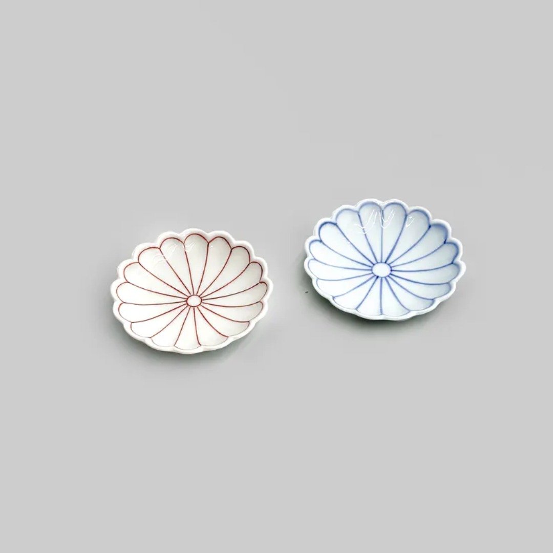 【303select】有田烧 日本 染付菊割菊形小皿 3 寸 - 盘子/餐盘/盘架 - 瓷 
