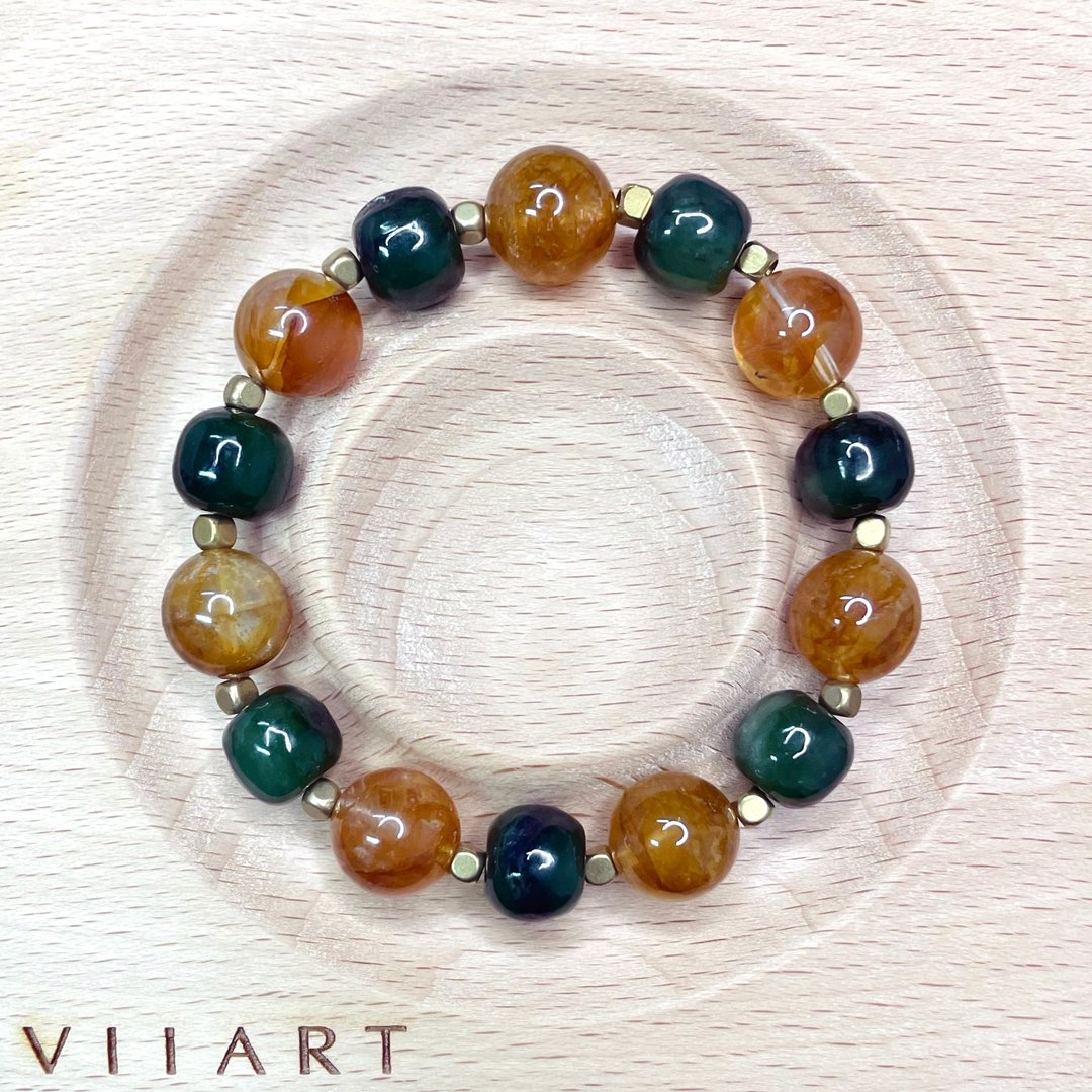 VIIART。绿水金山。限量和田玉黄胶花水晶黄铜手环|天然石手串 - 手链/手环 - 铜/黄铜 金色