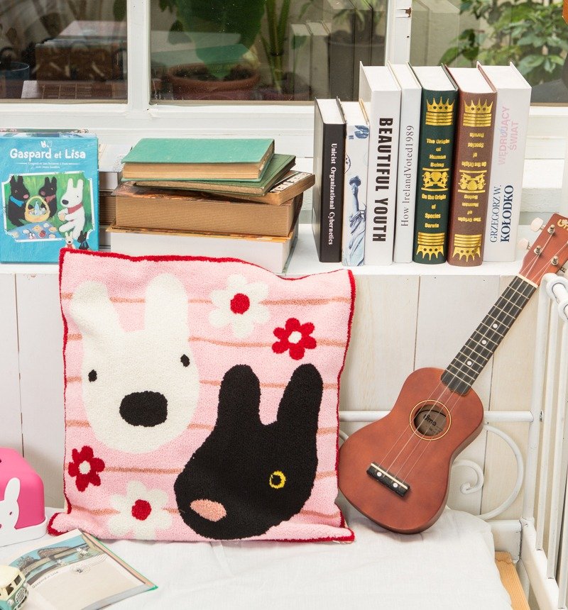 《丽莎和卡斯柏》立体刺绣抱枕套-花朵 - 其他 - 棉．麻 粉红色