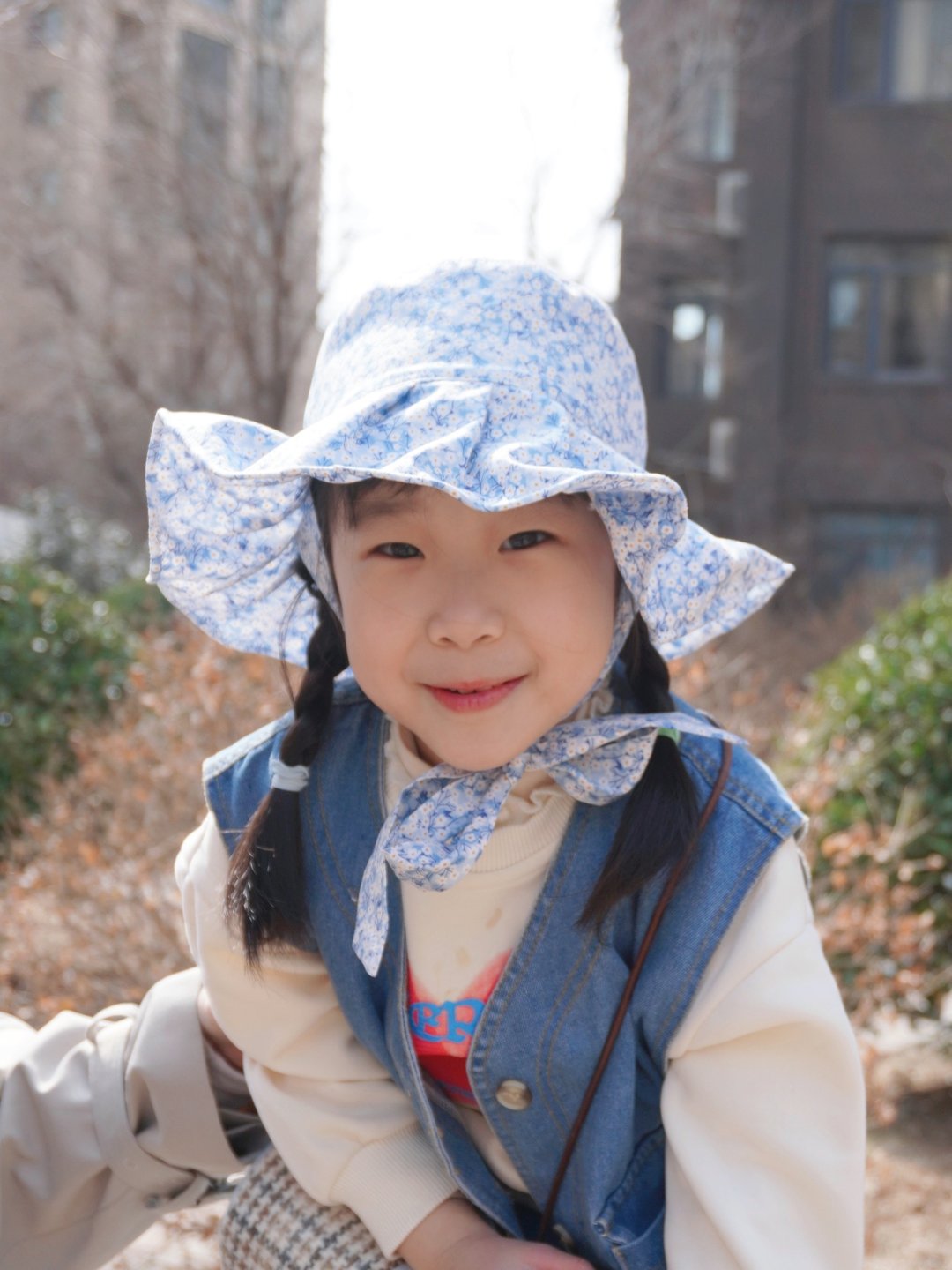 英国Liberty环保印花tana有机A类棉面料儿童淡蓝色碎花渔夫遮阳帽 - 婴儿帽/发带 - 棉 蓝色