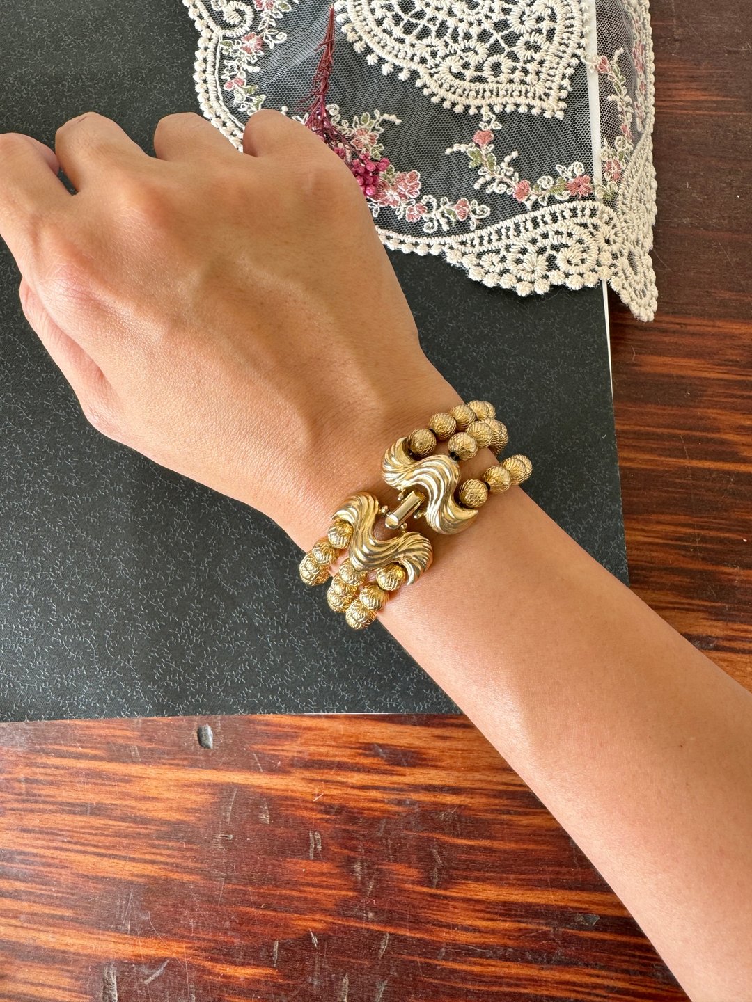 老又好古董珠宝 Vintage retro 金色刻纹波浪小球手链手镯TRIFARI - 手链/手环 - 其他金属 金色
