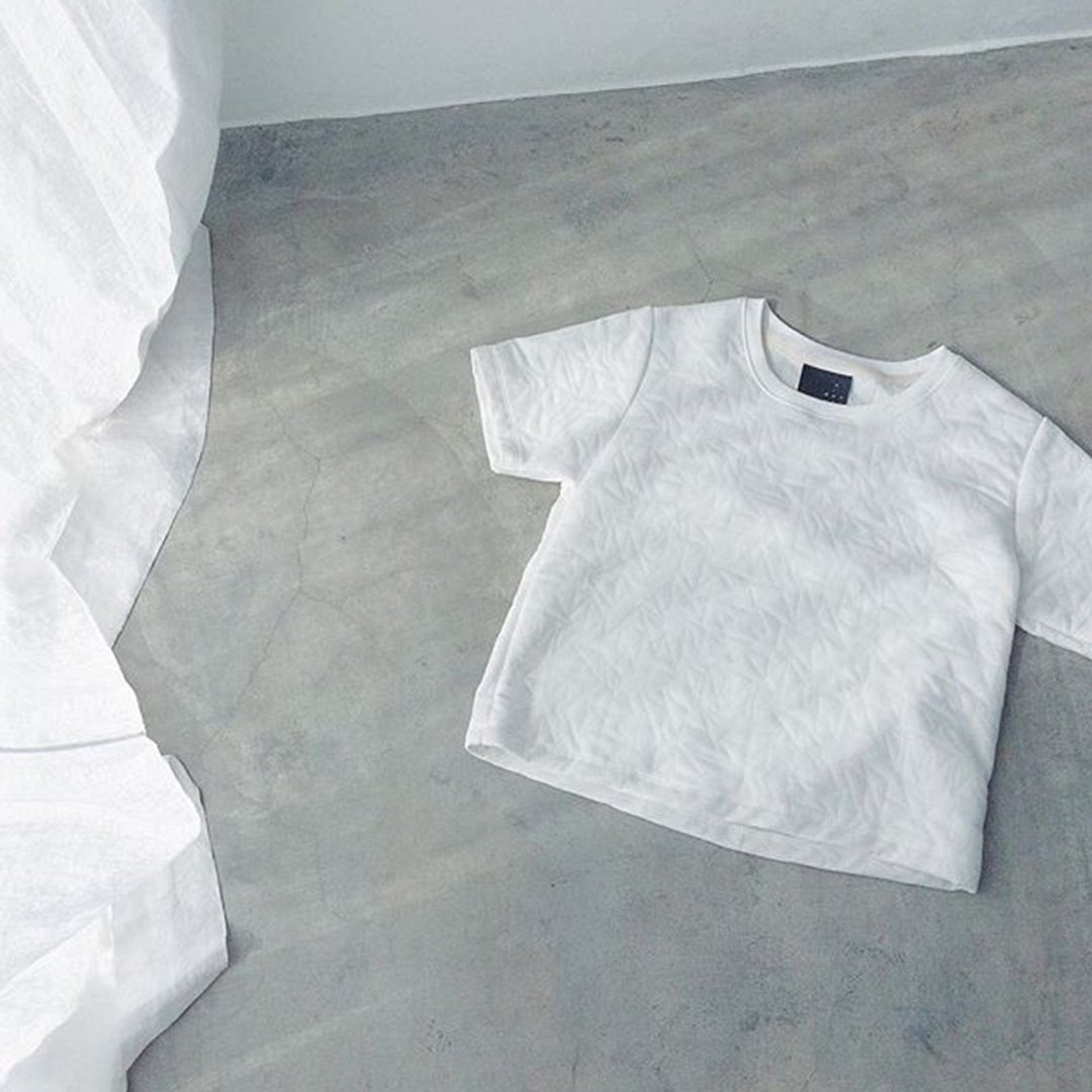 perforated texture / white / short sleeve top - T shirt - 女装 T 恤 - 棉．麻 白色