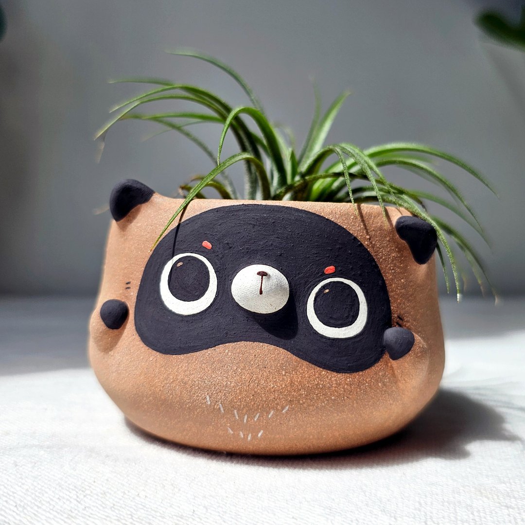 Small tanuki plant pot. Handmade succulent planter. - 花瓶/陶器 - 陶 