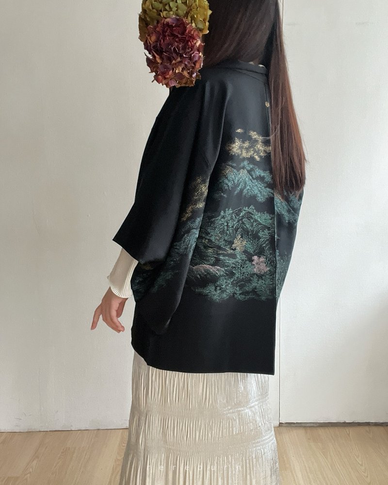 日本制和风山水画印花黑色薄款古着羽织和服外套 - 女装休闲/机能外套 - 聚酯纤维 黑色