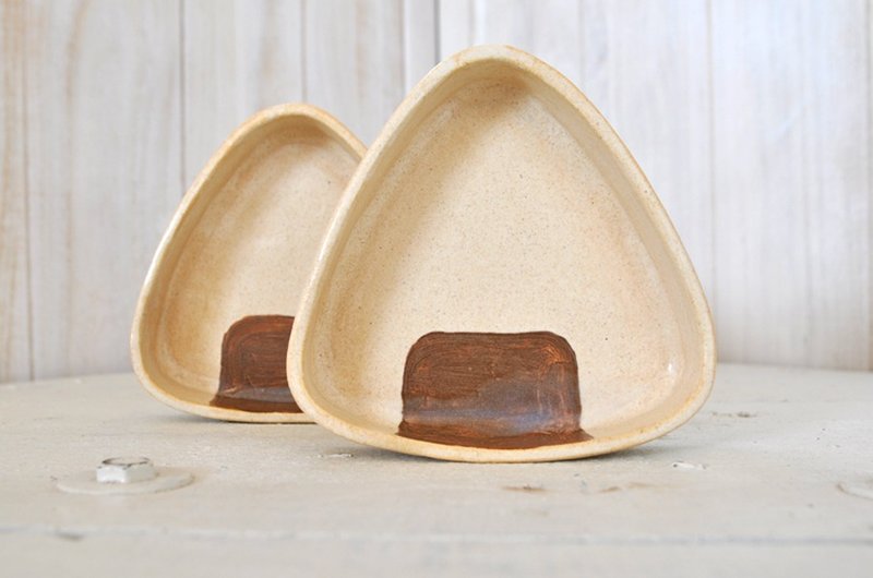 Rice ball deep dish ~ M size ~ - 花瓶/陶器 - 陶 白色