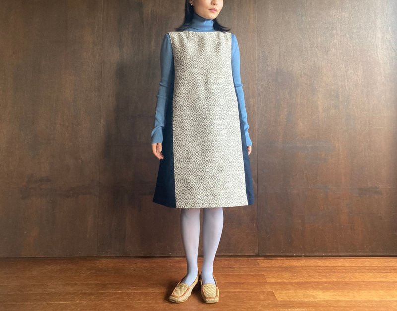 Winter dress flower (silver)/midnight blue vintage buttons - 洋装/连衣裙 - 聚酯纤维 银色