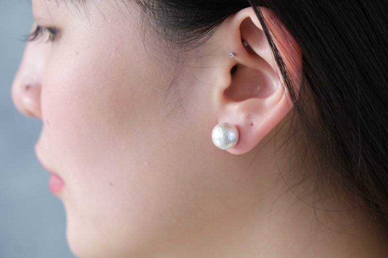 幸福光泽棉花珍珠耳环│棉花珍珠  可夹式 - 耳环/耳夹 - 棉．麻 白色