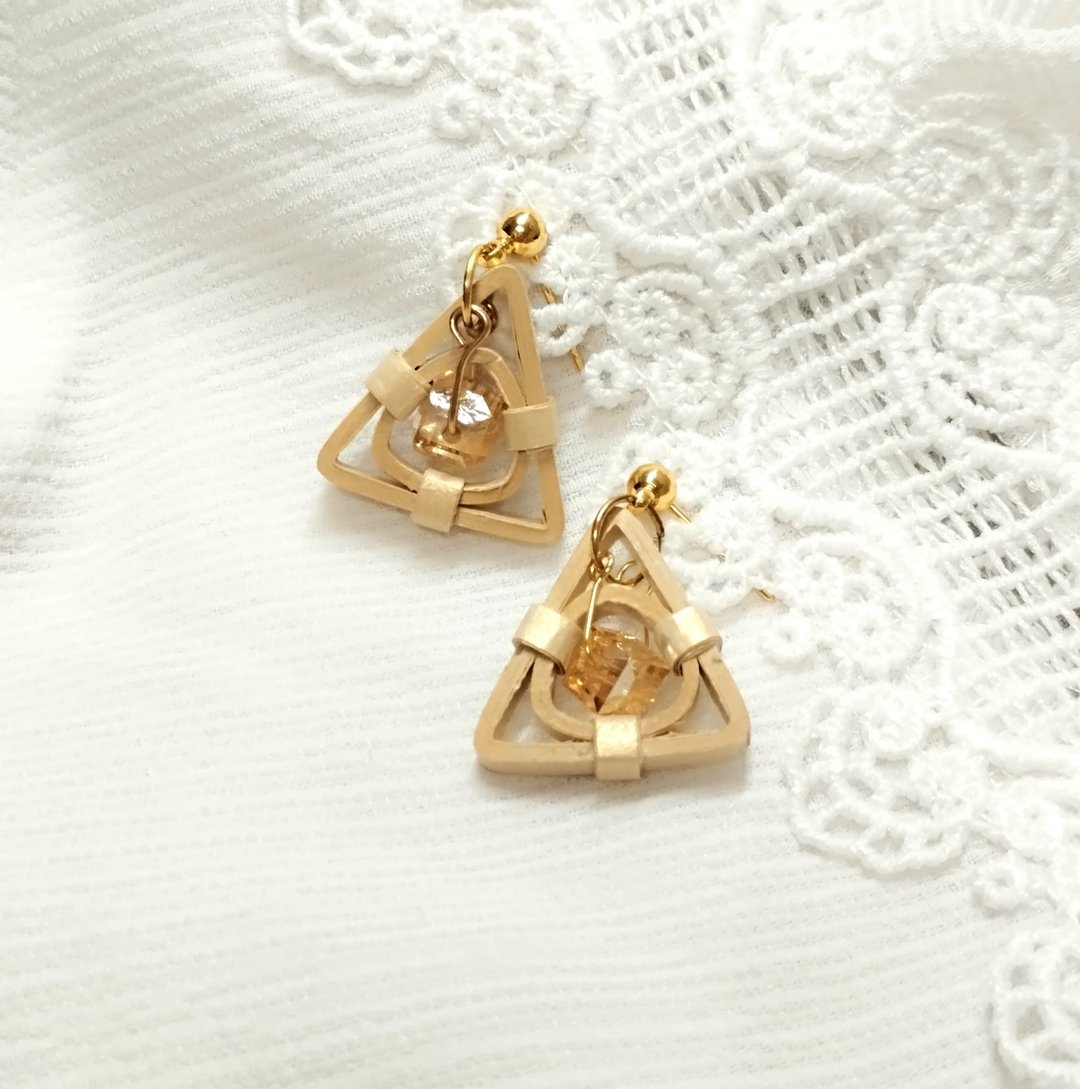 衍纸 卷纸 纸工艺 纸珠宝 手作饰品--方心/香槟色 paper earring - 耳环/耳夹 - 纸 卡其色