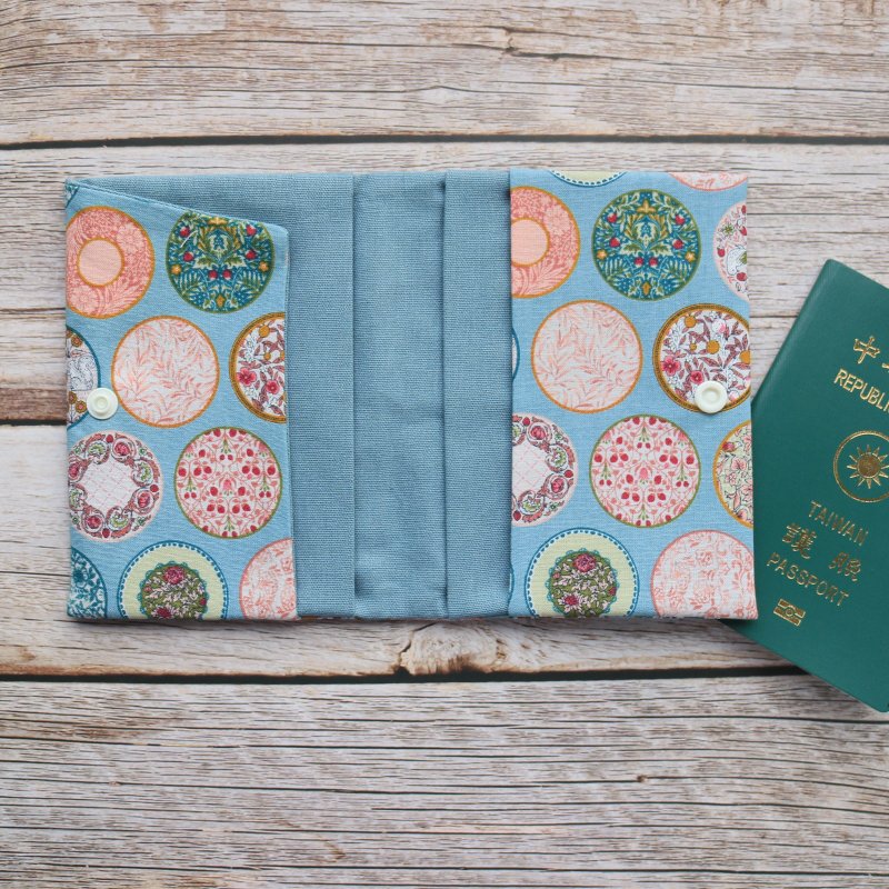 【小花园】日本口布料 限量 纯棉布料手作  护照套 护照夹 - 护照夹/护照套 - 棉．麻 蓝色