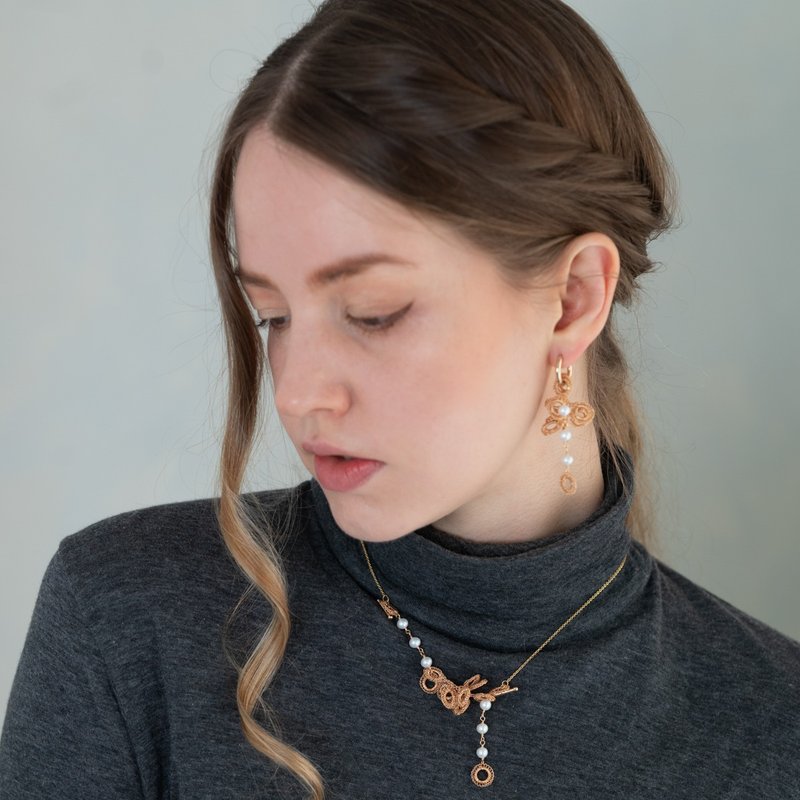 Full Bloom – 手工金属线编织珍珠项链 - 项链 - 珍珠 银色