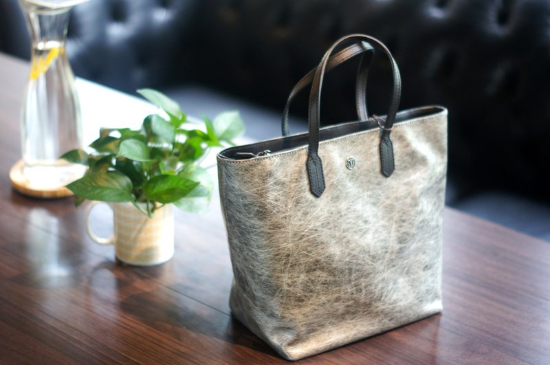 SWEETBURDEN 蚕丝牛皮-拉链小托特 手提包 真牛皮 手作 - 手提包/手提袋 - 真皮 灰色