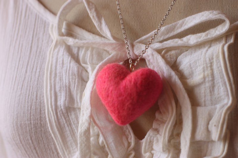 情人节送礼选择 情人节礼物 爱心项链 手染 萤光橘红色(大) - 项链 - 羊毛 粉红色